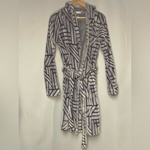 Vera Bradley Lavender Plush Hoodie Robe S/M